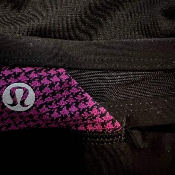 Lululemon Rise and Run Bra Luxtreme Teeny Tooth Deep Fuchsia Black / Black 6 - Picture 3 of 5